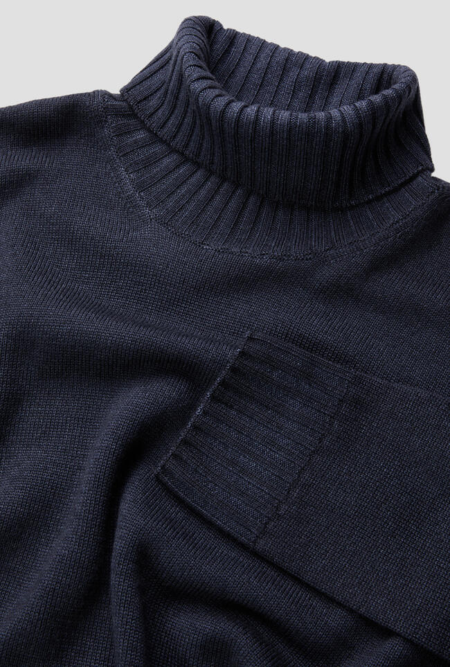 Garment-dyed wool turtleneck ESSENTIAL - Ferrante | img vers.1300x/